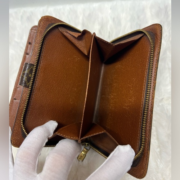 Louis Vuitton Monogram Canvas Passport Wallet-SP0032 - Picture 6 of 11